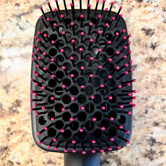 REVLON One-Step Hair Dryer & Styler- USED ONCE! - Picture 4 of 8